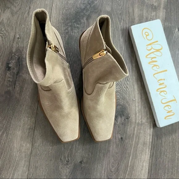 Vince Camuto Amtinda Suede Square Toe Booties NWOT - Picture 4 of 8